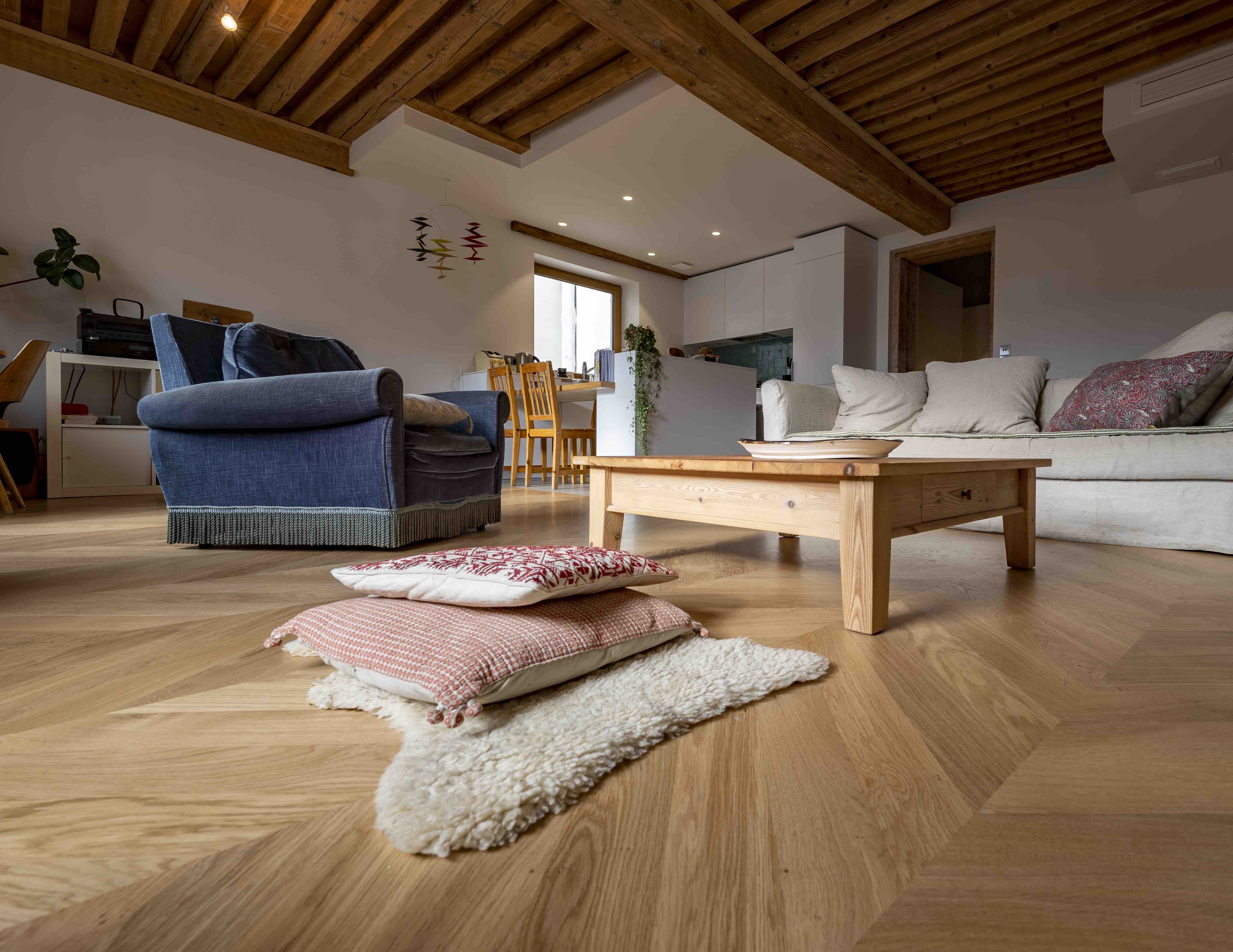 PARQUET CHÊNE MASSIF EN 'POINT DE HONGRIE' A LYON